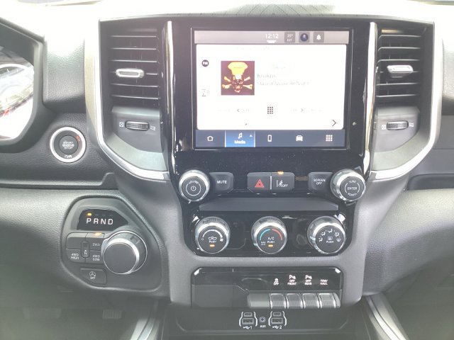 New 2026 RAM 1500 Express AWD/4WD image 11