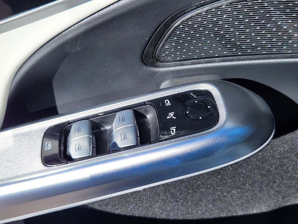 Used 2025 Mercedes-Benz E 450 4MATIC Sedan image 15