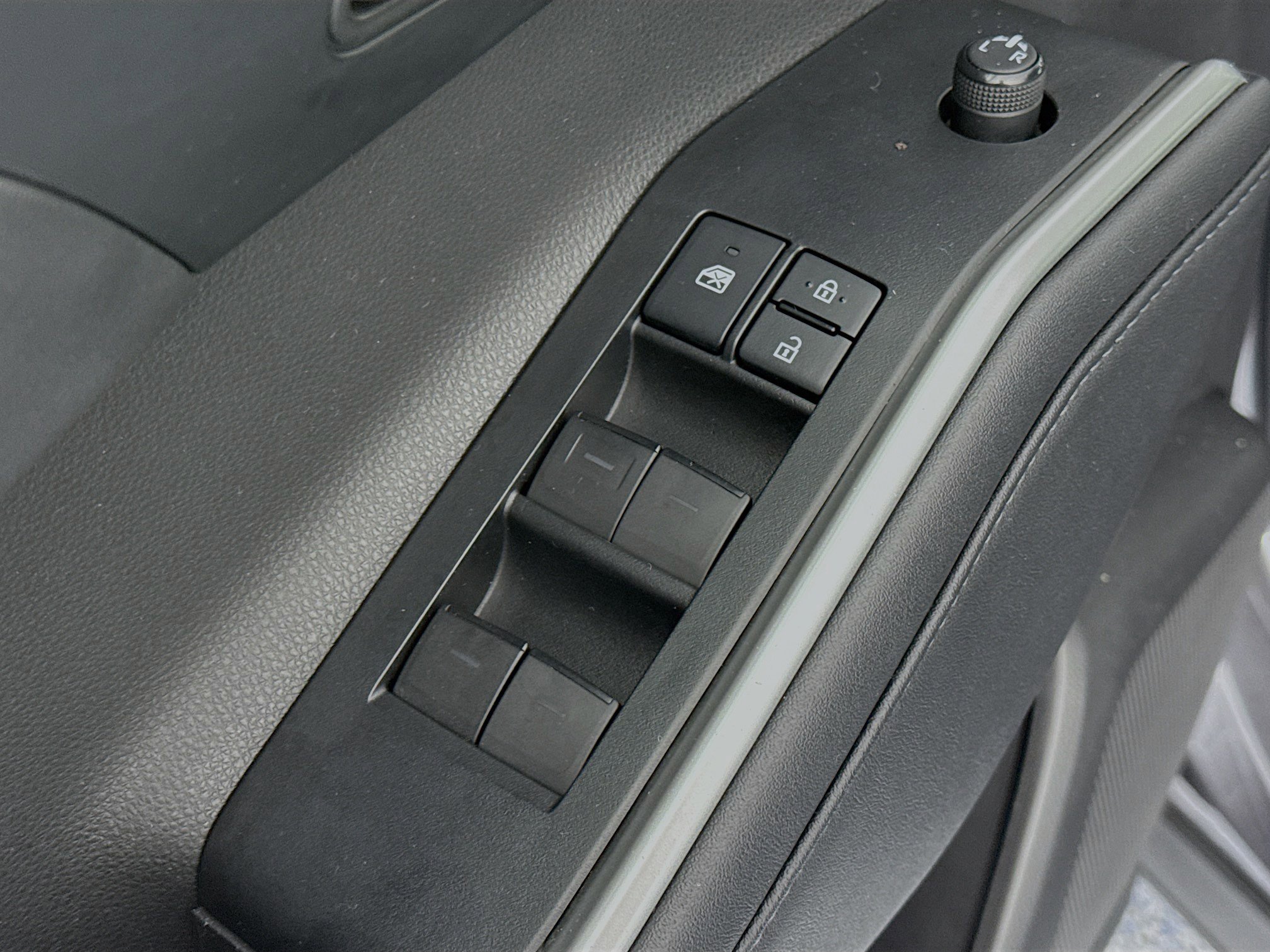 Used 2022 Toyota Highlander XLE image 17