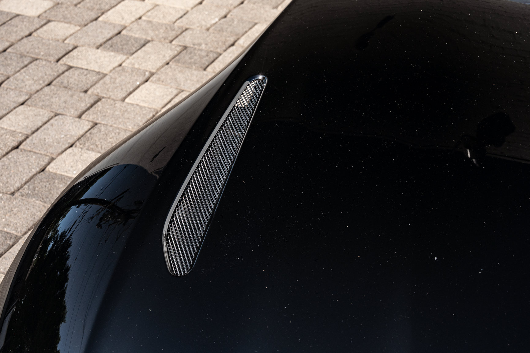 Used 2023 Aston Martin V8 Vantage Roadster RWD image 14