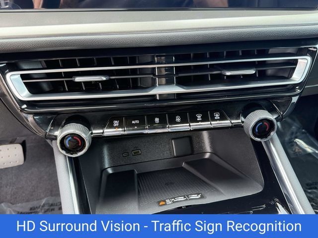 Certified 2025 Chevrolet Traverse LT w/ Driver Confidence Package FWD image 12