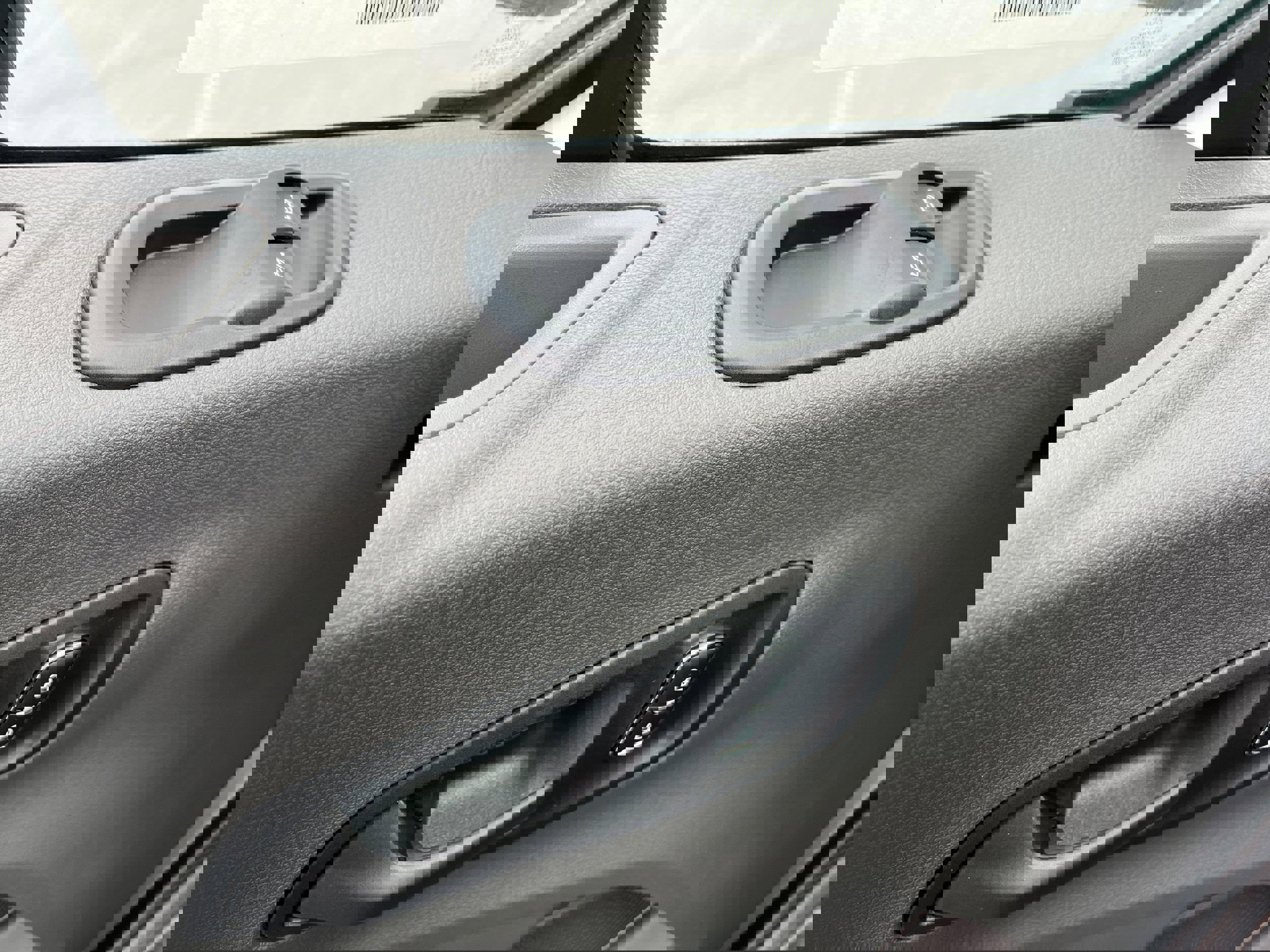 New 2026 Ford Transit 250 148 Medium Roof image 19