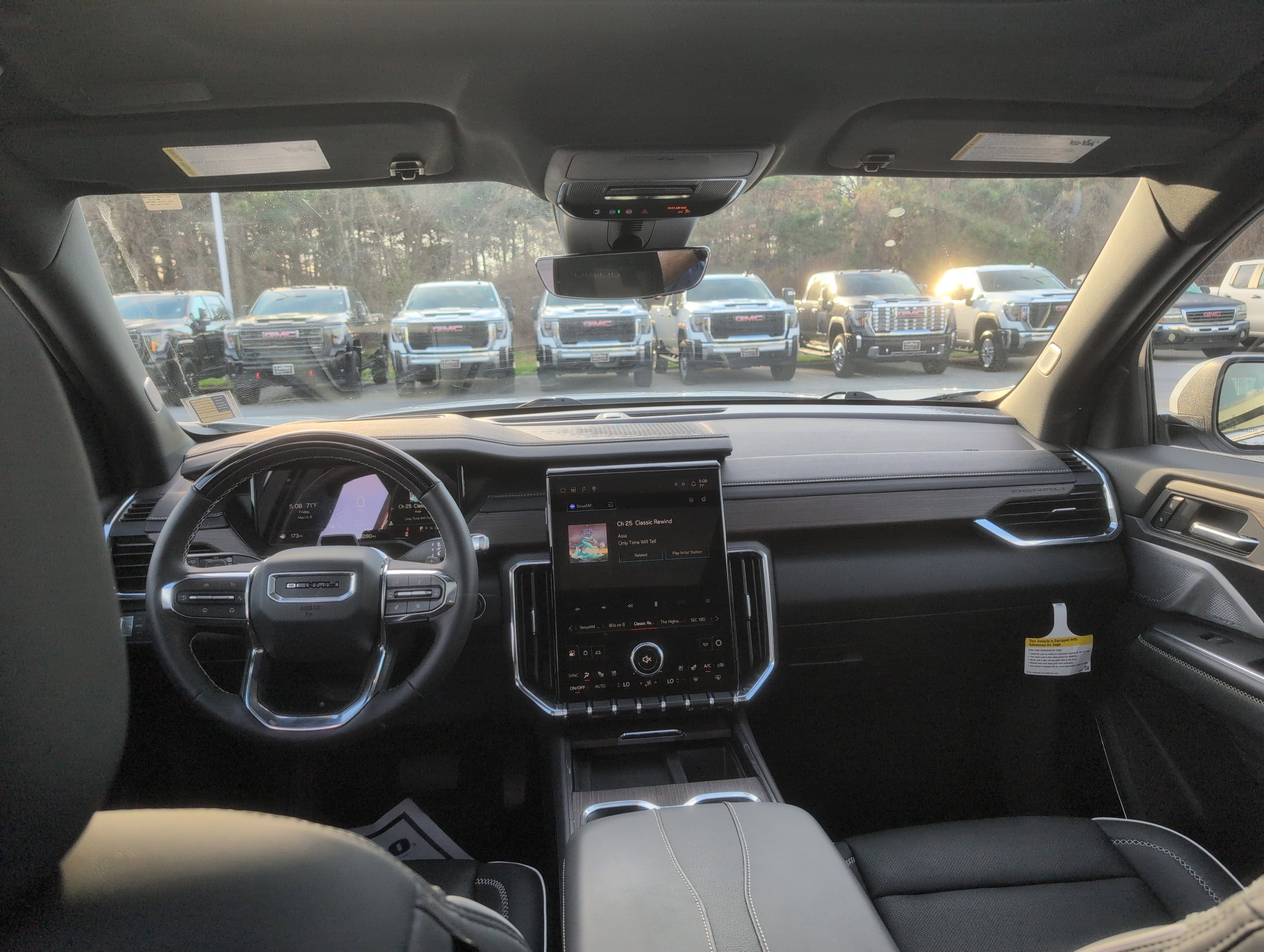 Used 2025 GMC Acadia Denali w/ Super Cruise Package image 36