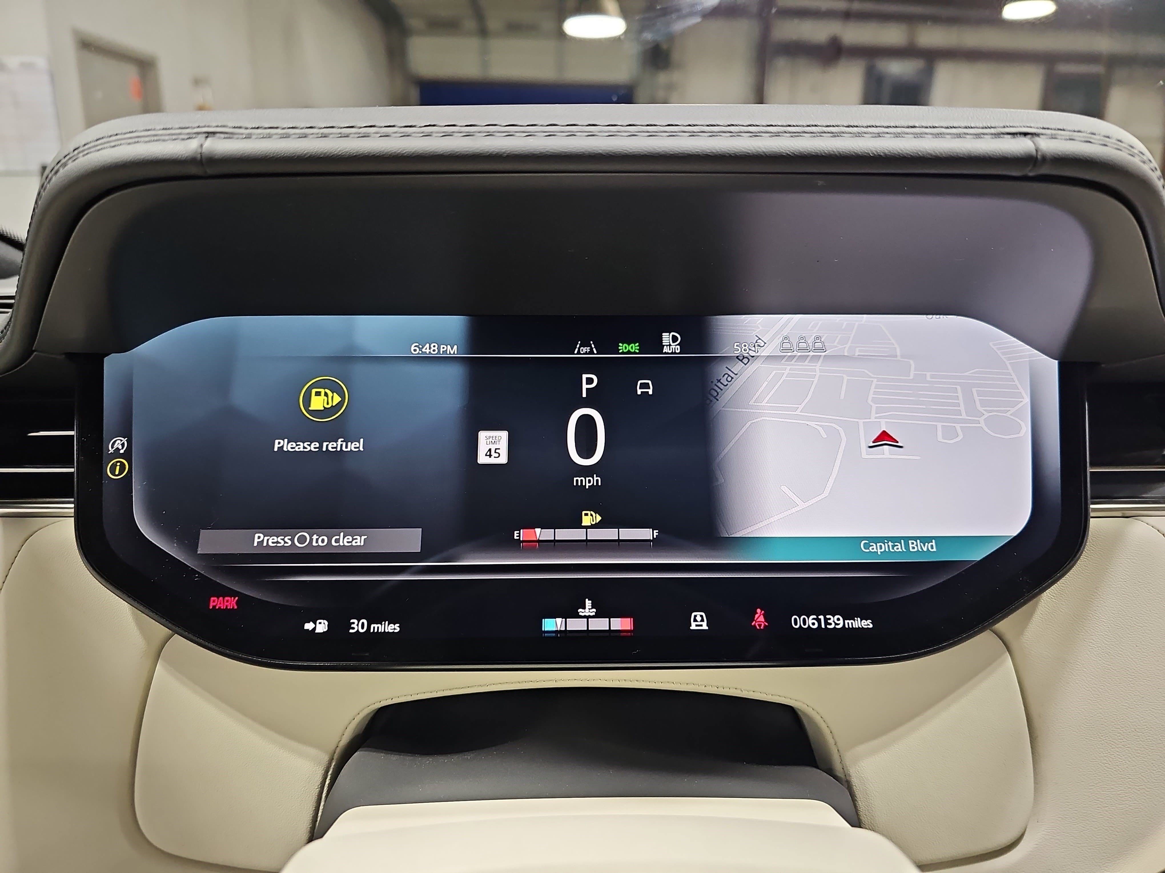 Used 2025 Land Rover Range Rover SE image 21