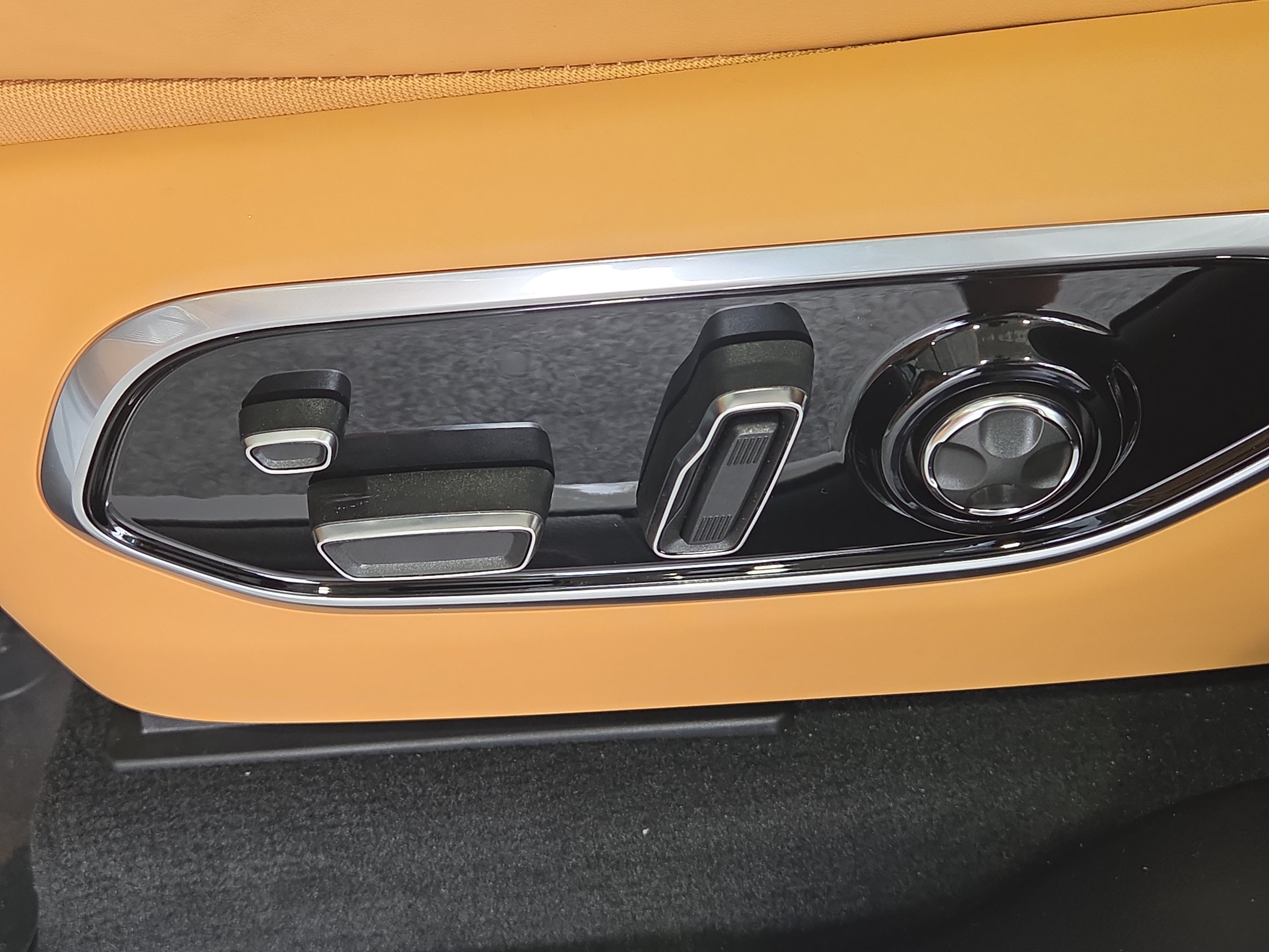 New 2025 Jeep Grand Cherokee Summit AWD/4WD image 21