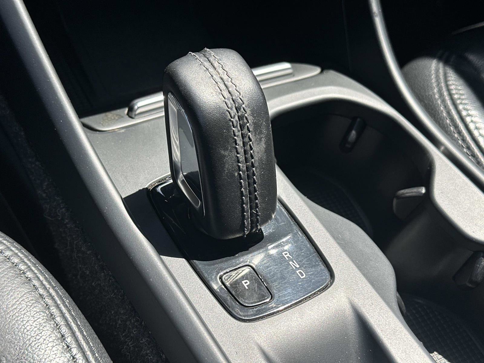 Used 2019 Volvo XC40 T5 Momentum AWD/4WD image 16