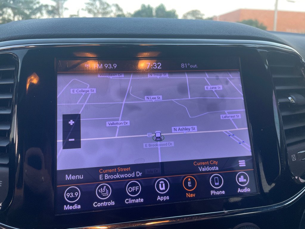 Used 2020 Jeep Grand Cherokee Altitude image 24