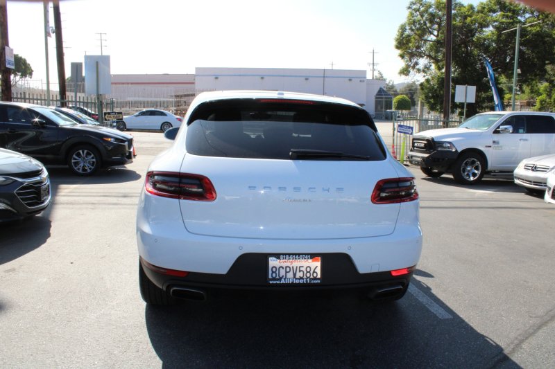 Used 2018 Porsche Macan image 5