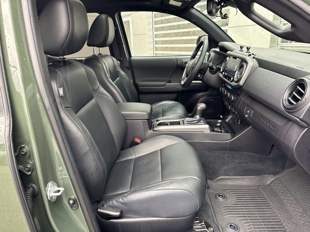 Used 2021 Toyota Tacoma TRD Off-Road w/ TRD Premium Off Road Package image 9