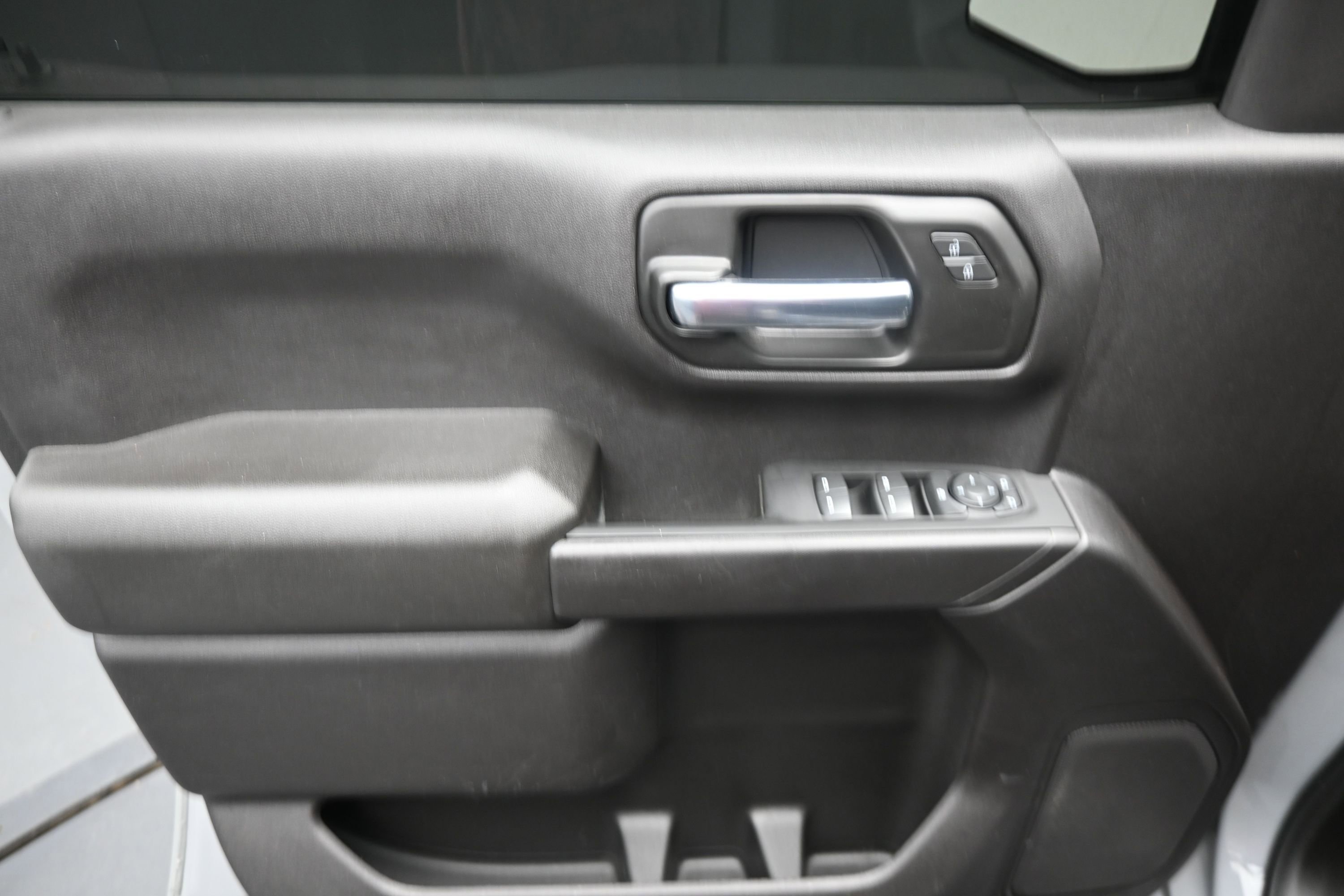 Used 2024 Chevrolet Silverado 1500 Custom Trail Boss w/ LPO, Dark Essentials Package AWD/4WD image 13