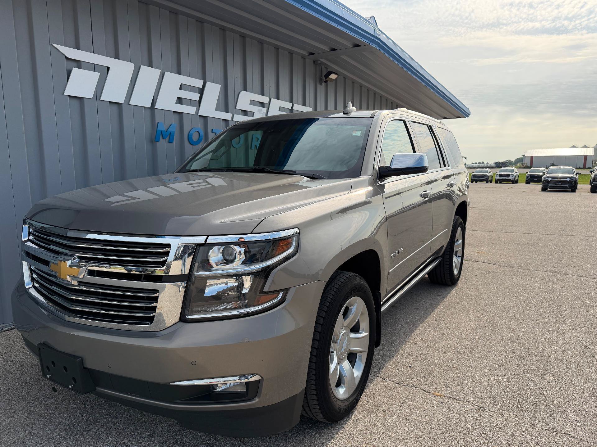 Used 2019 Chevrolet Tahoe Premier AWD/4WD image 2