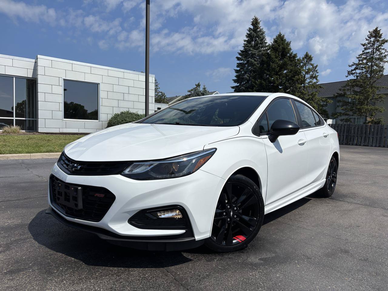 Used 2017 Chevrolet Cruze LT w/ Redline Edition FWD image 3