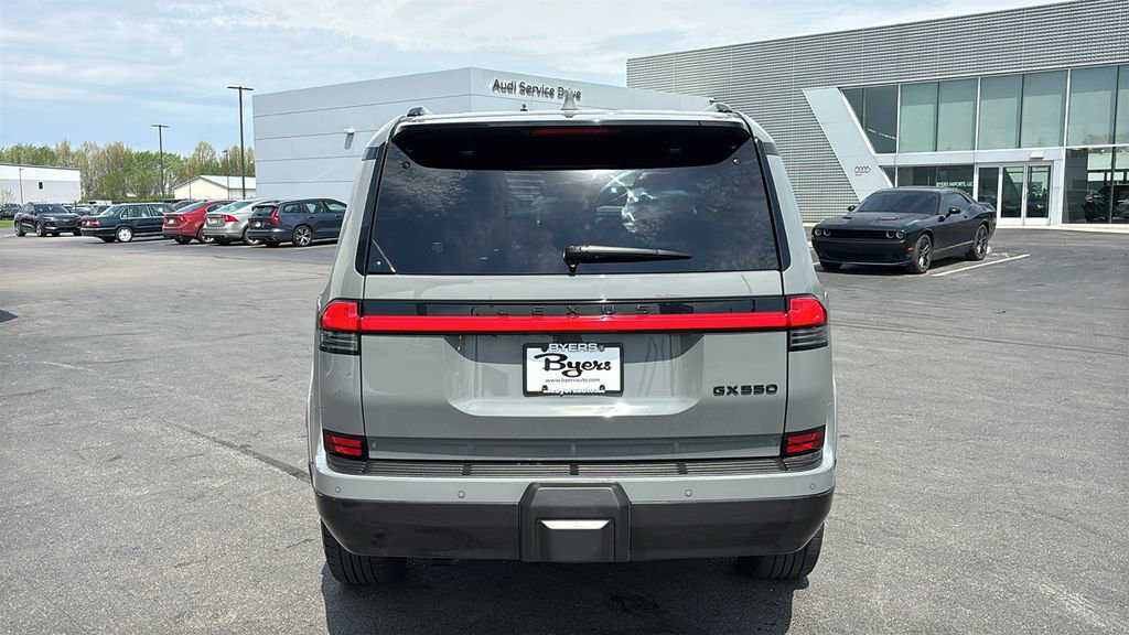 Used 2024 Lexus GX 550 w/ Accessory Package (2T) image 31
