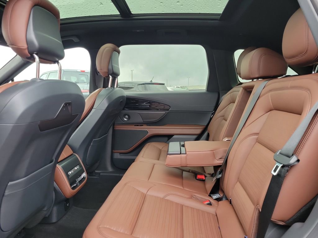 New 2026 Lincoln Nautilus Reserve w/ Jet Appearance Package image 14