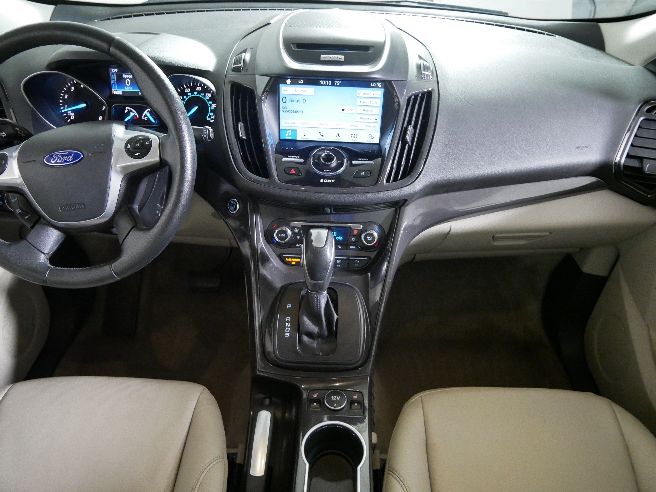 Used 2016 Ford Escape Titanium w/ Equipment Group 301A AWD/4WD image 10