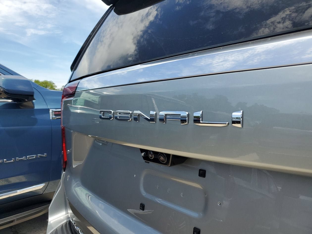 New 2026 GMC Yukon XL Denali w/ Denali Reserve Package AWD/4WD image 9