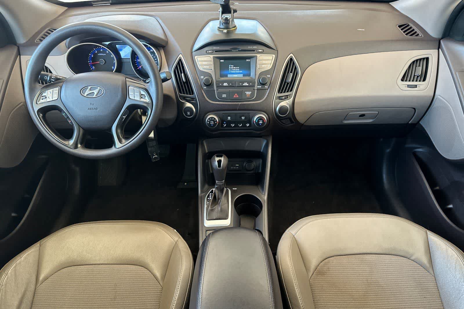 Used 2015 Hyundai Tucson GLS w/ Option Group 02 AWD/4WD image 3