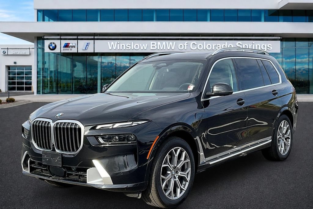 Used 2025 BMW X7 xDrive40i AWD/4WD image 3
