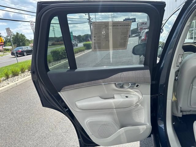 Certified 2023 Volvo XC90 B6 Plus w/ Protection Package AWD/4WD image 16