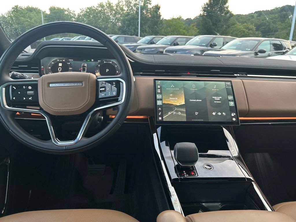 Certified 2025 Land Rover Range Rover Sport SE AWD/4WD image 12