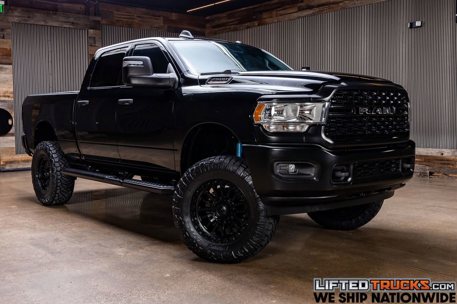 Used 2024 RAM 2500 Big Horn w/ Off Road Package AWD/4WD image 1