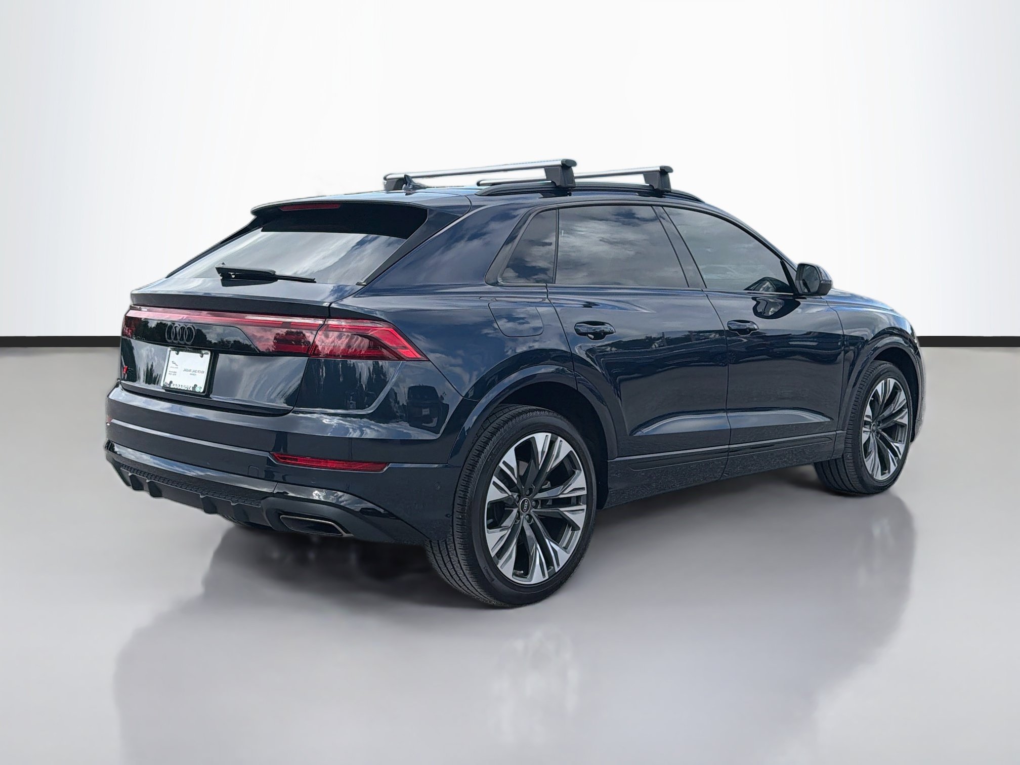 Used 2024 Audi Q8 Premium Plus AWD/4WD image 5
