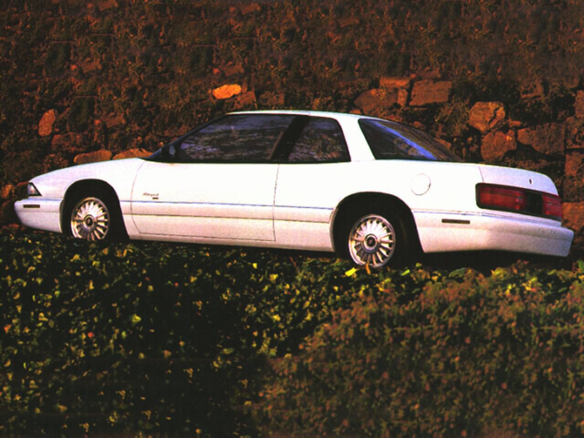 Used 1996 Buick Regal Custom image 1