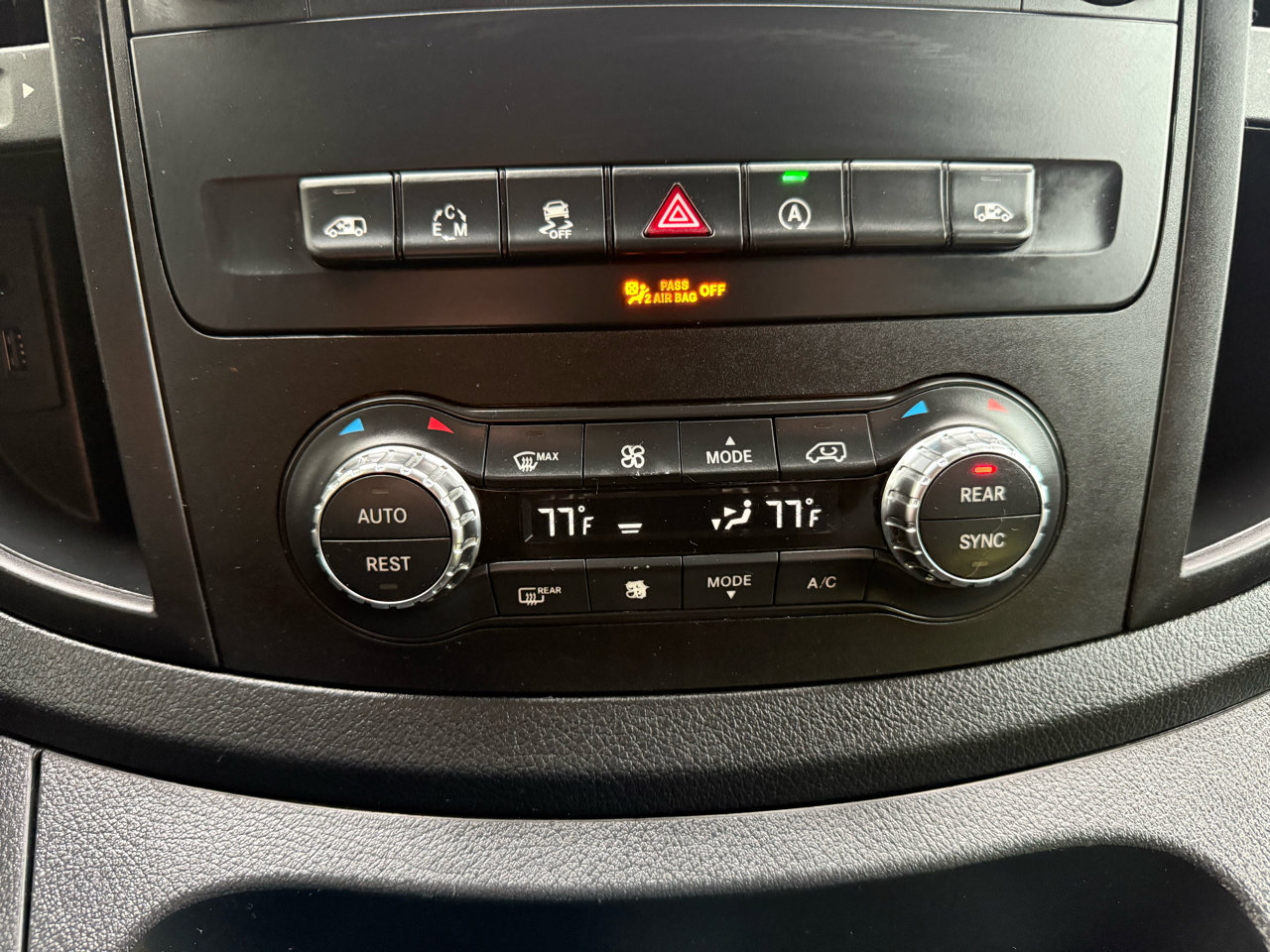 Used 2016 Mercedes-Benz Metris Passenger image 27