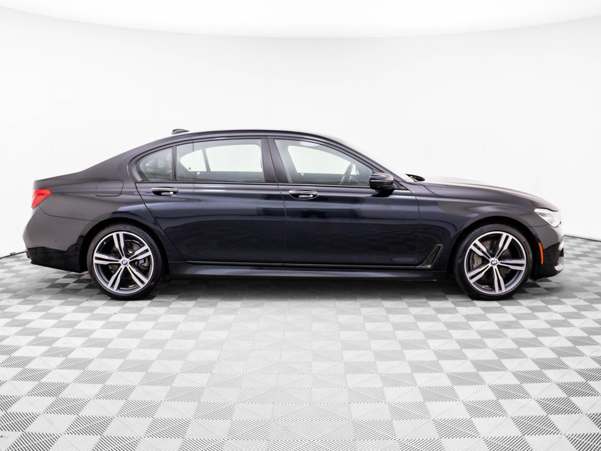 Used 2019 BMW 750i xDrive image 8