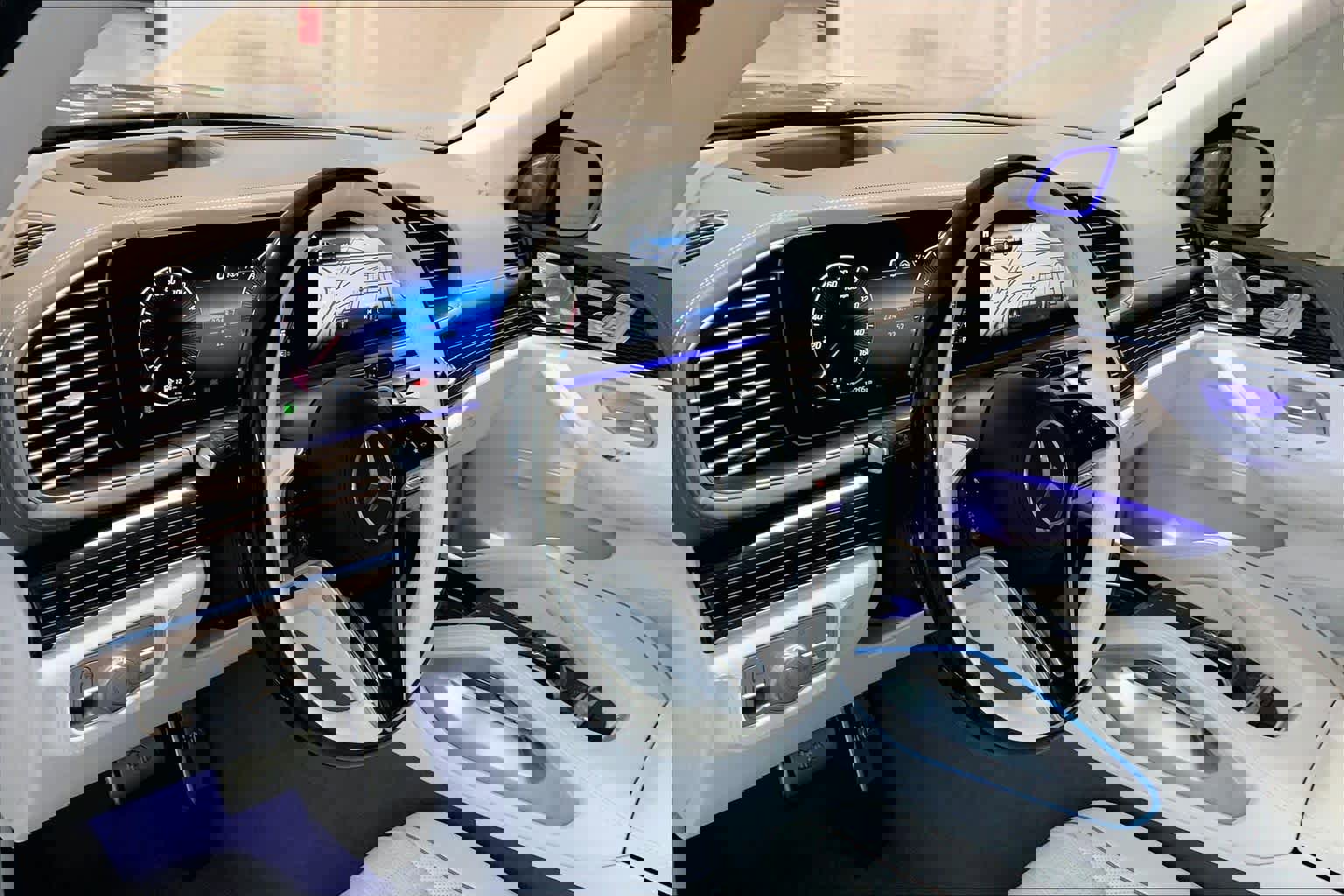 Used 2025 Mercedes-Benz Maybach GLS 600 4MATIC image 17