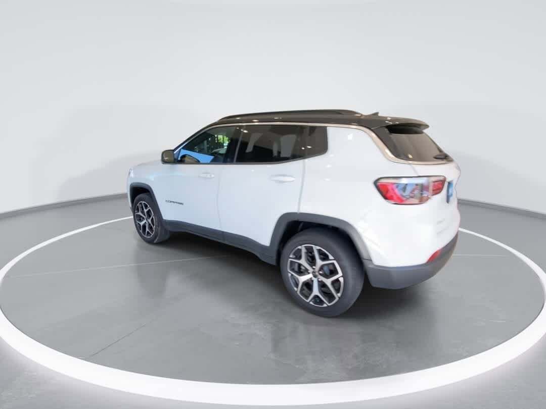 Used 2025 Jeep Compass Limited AWD/4WD image 6