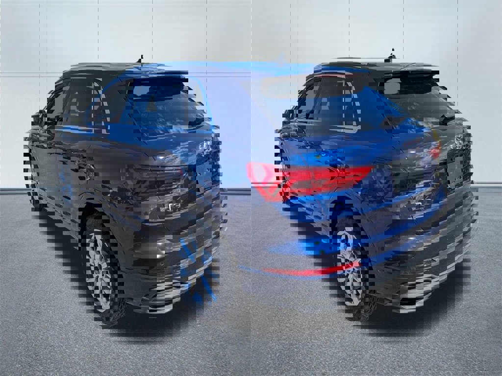 New 2025 Audi Q3 2.0T Premium image 5