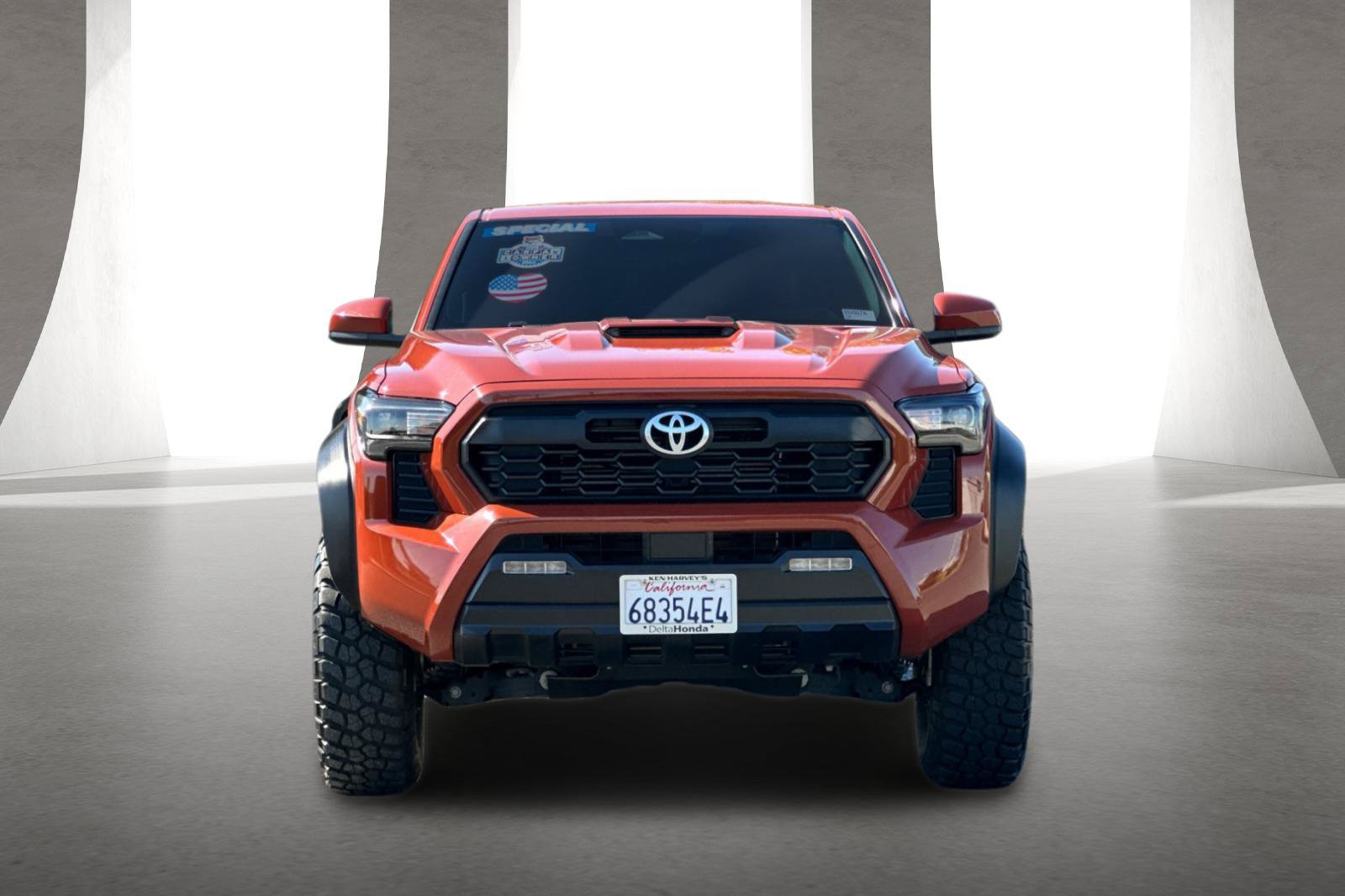 Used 2025 Toyota Tacoma TRD Sport AWD/4WD image 9