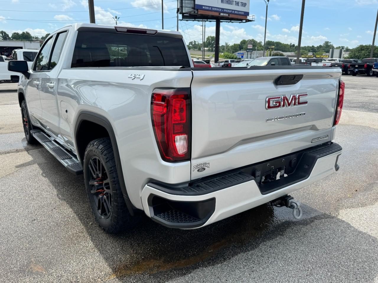 Used 2019 GMC Sierra 1500 Elevation w/ Elevation Value Package AWD/4WD image 5
