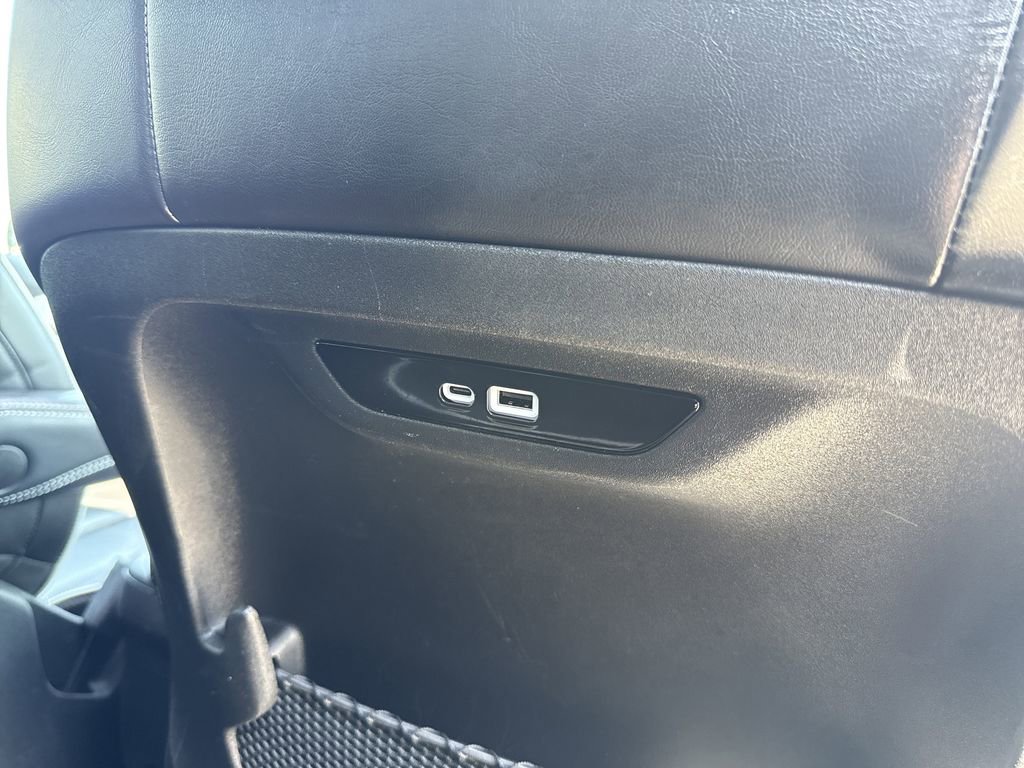Used 2025 Chrysler Pacifica Limited image 28