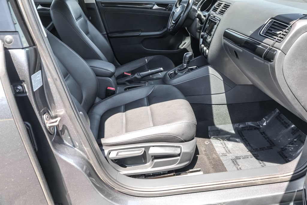 Used 2015 Volkswagen Jetta TDI SEL FWD image 36