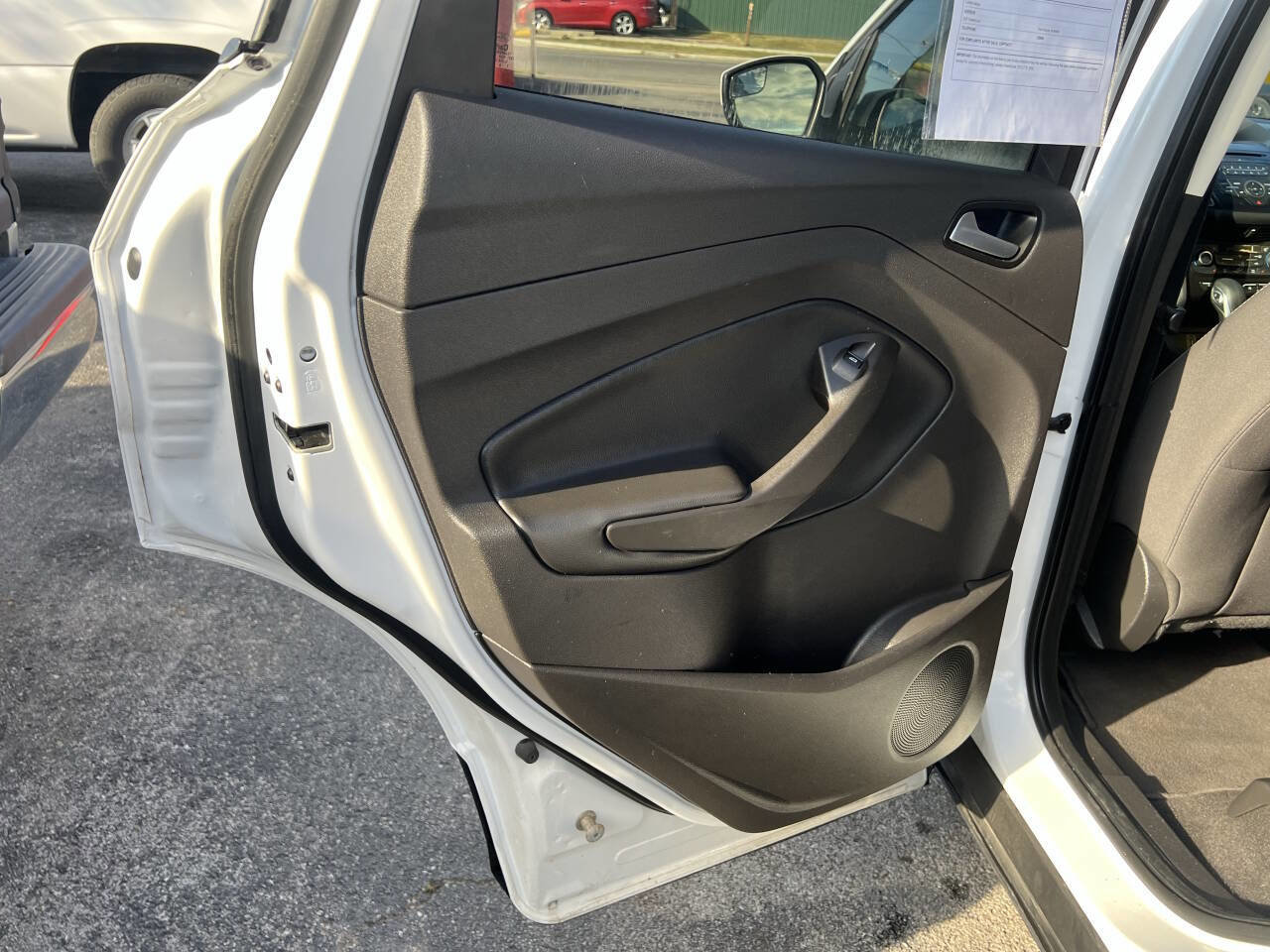 Used 2018 Ford Escape SE image 19