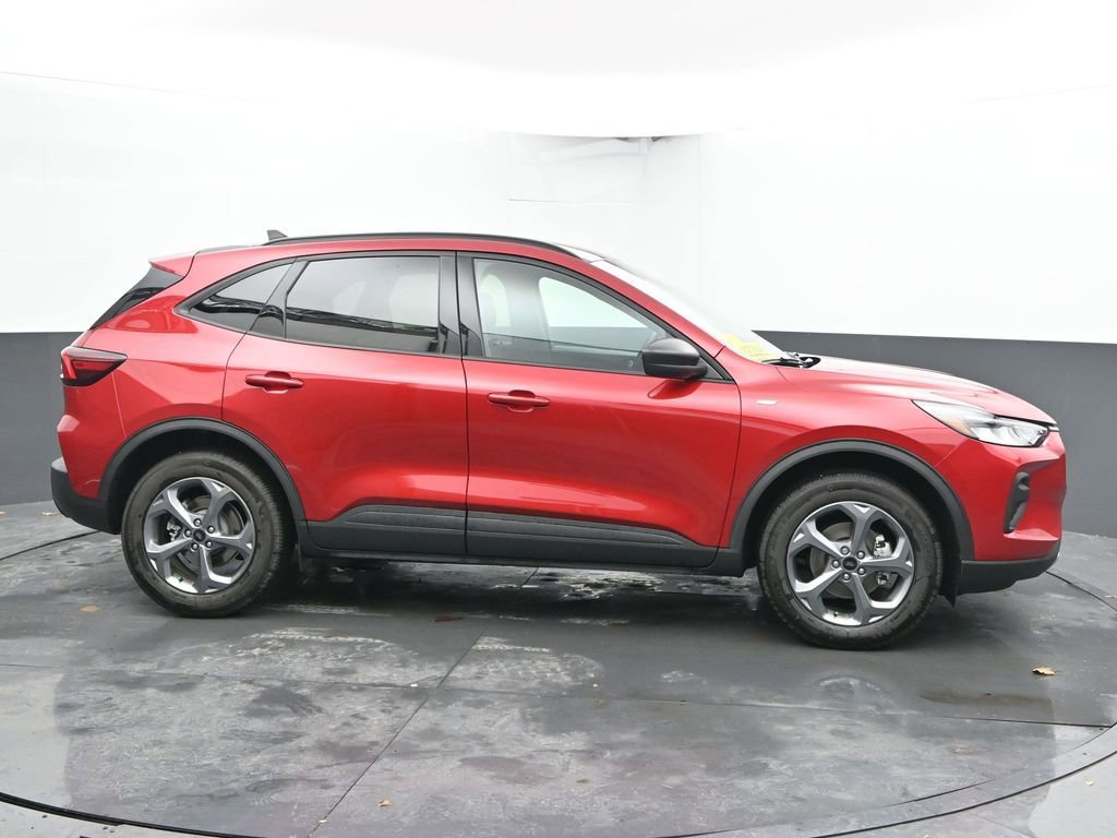 Used 2025 Ford Escape ST-Line w/ Cold Weather Package image 12