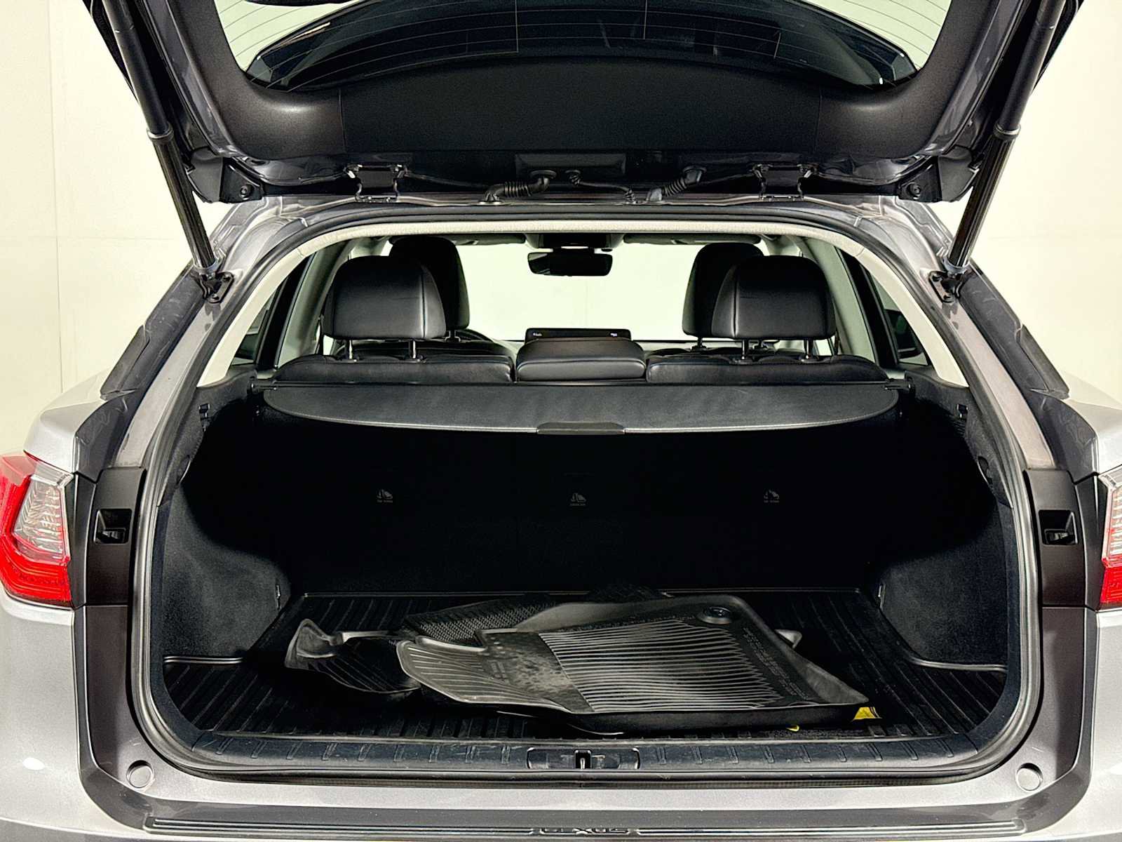 Used 2020 Lexus RX 450h AWD w/ Premium Package image 26