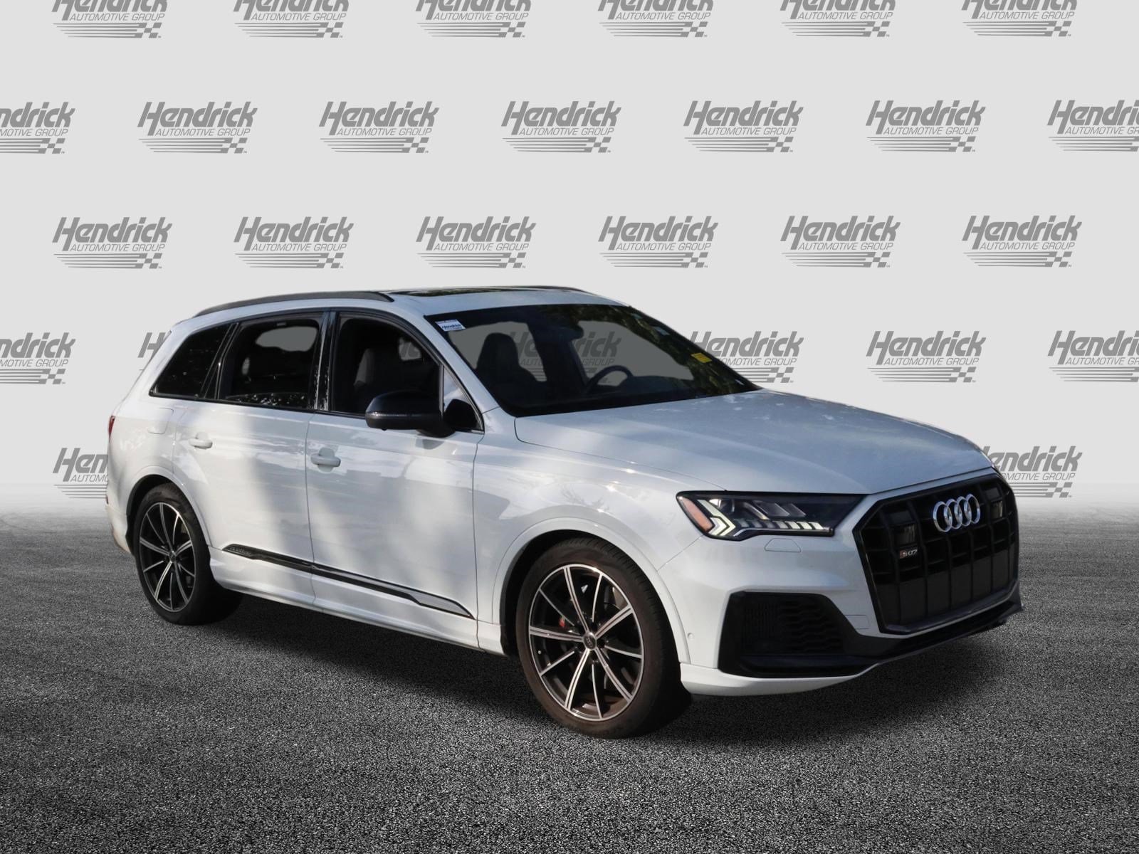 Used 2021 Audi SQ7 Premium Plus w/ Executive Package AWD/4WD image 2