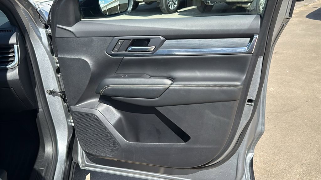 Used 2025 GMC Terrain Elevation FWD image 32