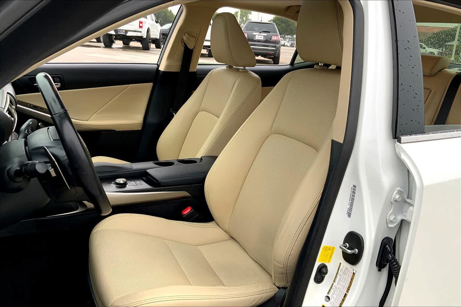 Used 2015 Lexus IS 350 w/ Navigation System Package RWD image 8