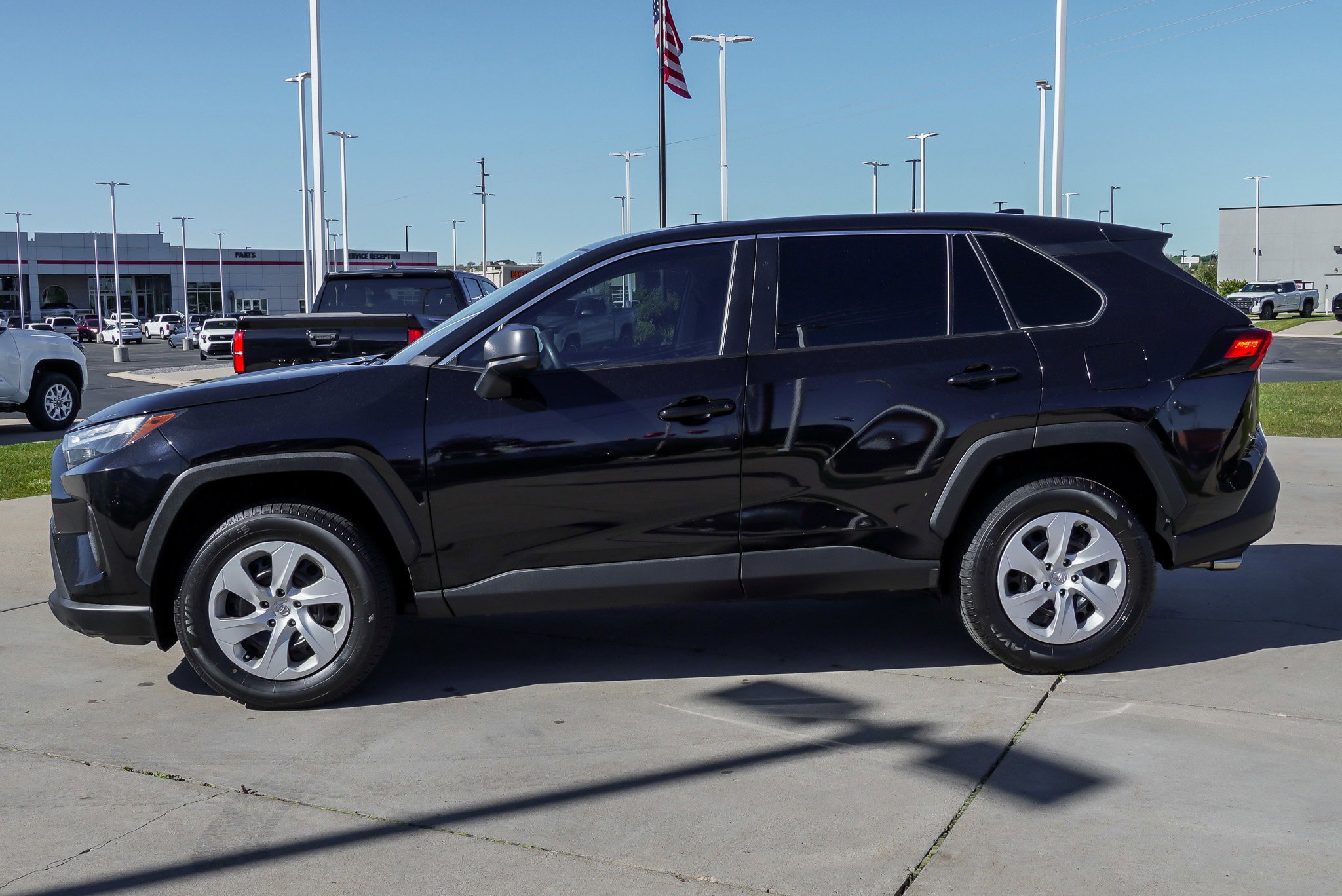Certified 2024 Toyota RAV4 LE AWD/4WD image 5