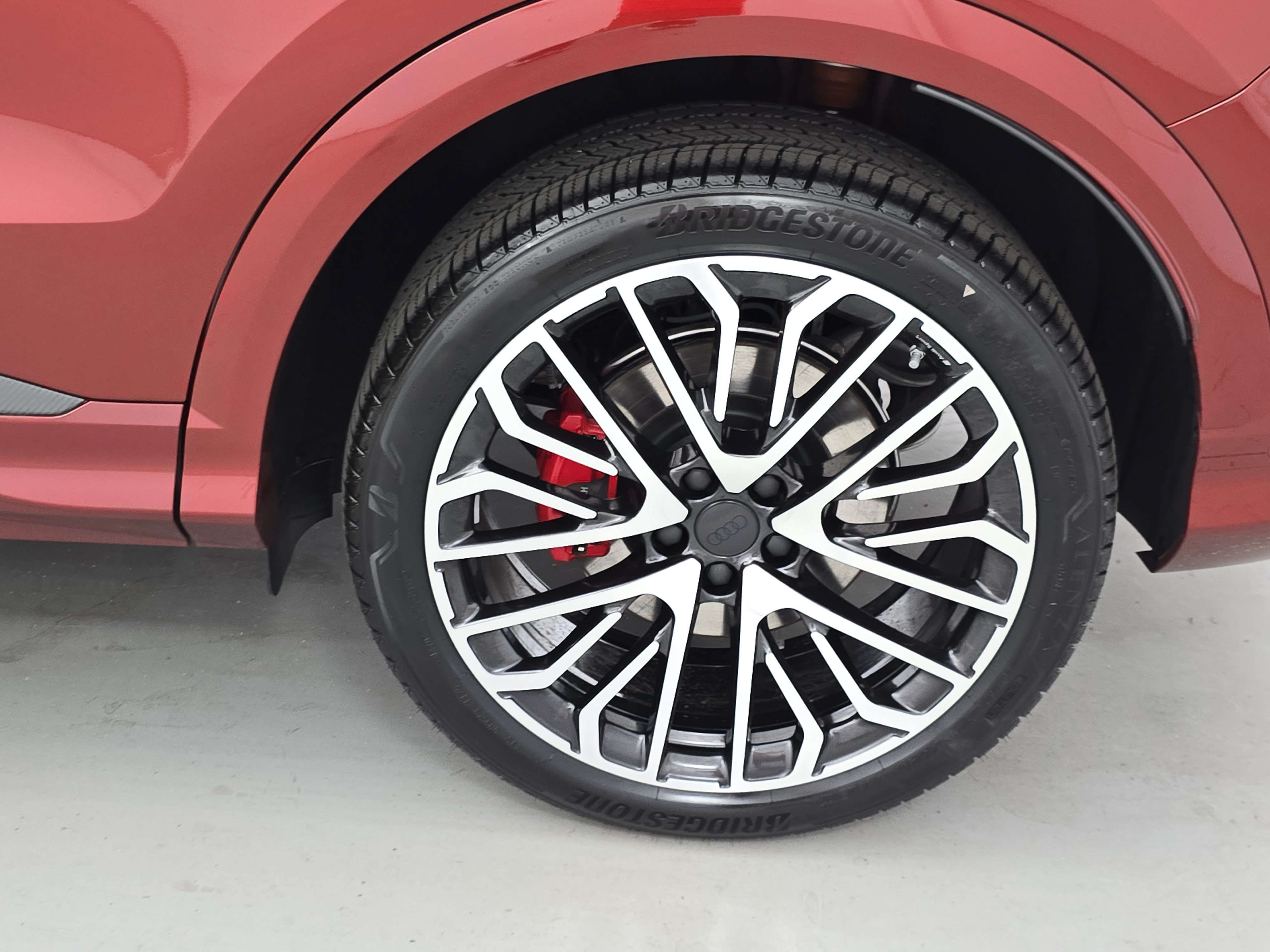 New 2026 Audi SQ5 Prestige AWD/4WD image 33