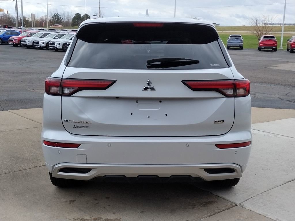 Used 2022 Mitsubishi Outlander SEL image 16