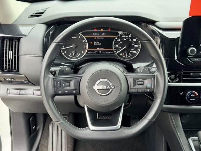 Used 2025 Nissan Pathfinder SV AWD/4WD image 18