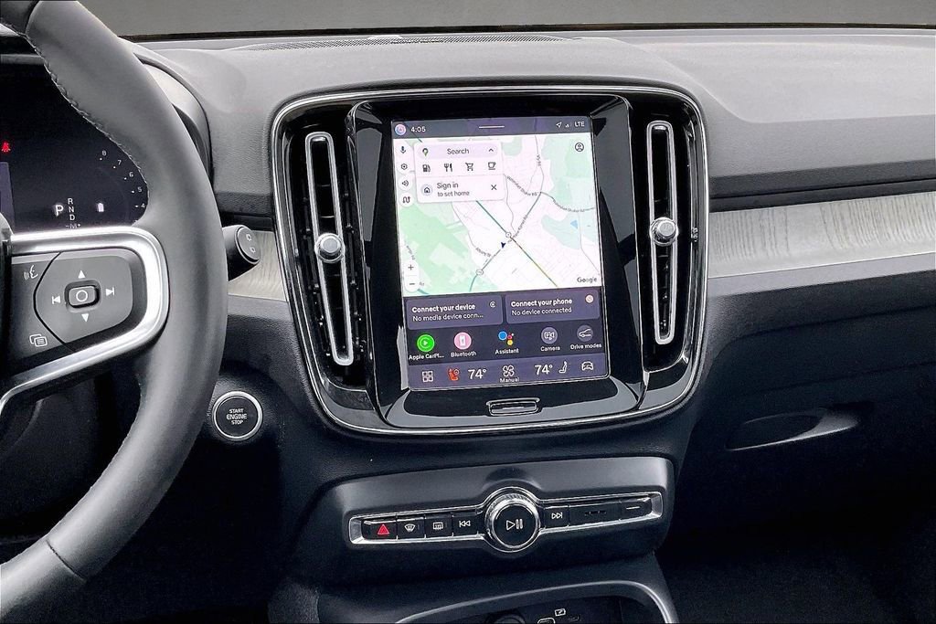 Certified 2024 Volvo XC40 B5 Plus w/ Climate Package image 9