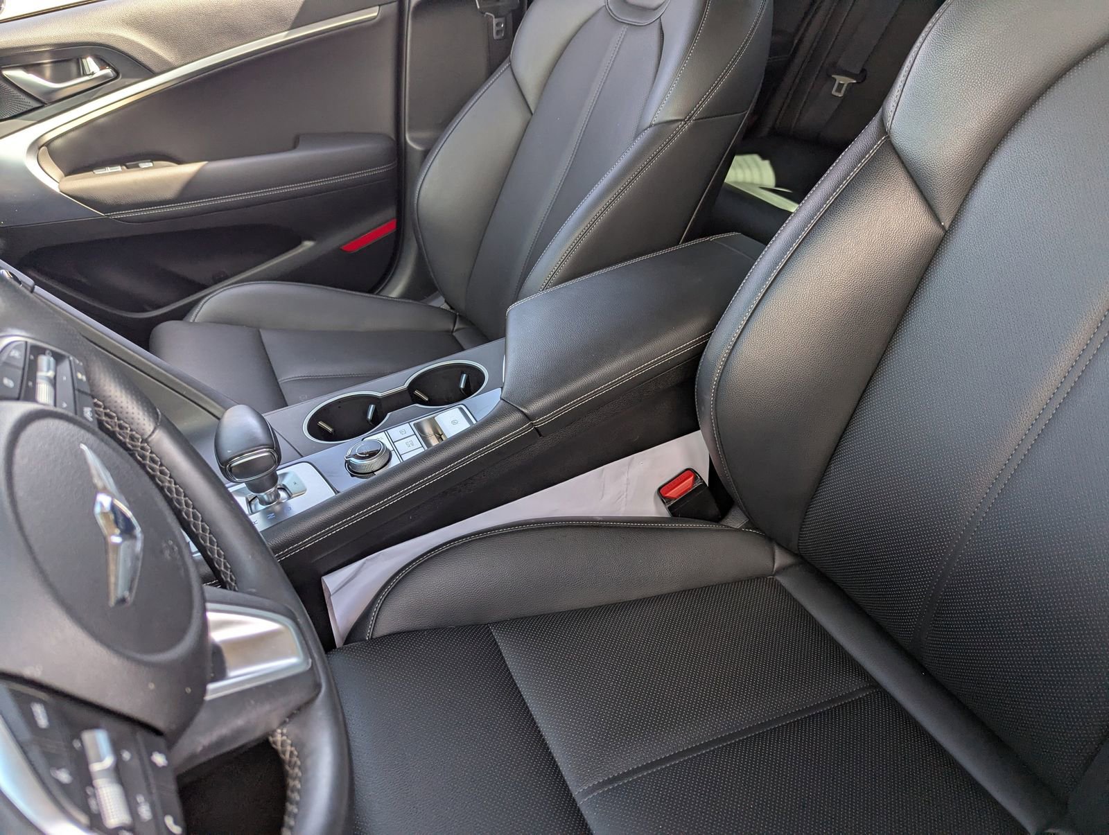 Used 2023 Genesis G70 2.0T image 19