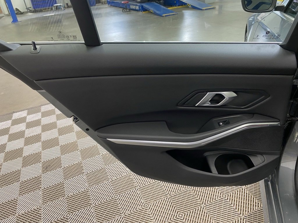 Used 2025 BMW 330i xDrive Sedan image 21