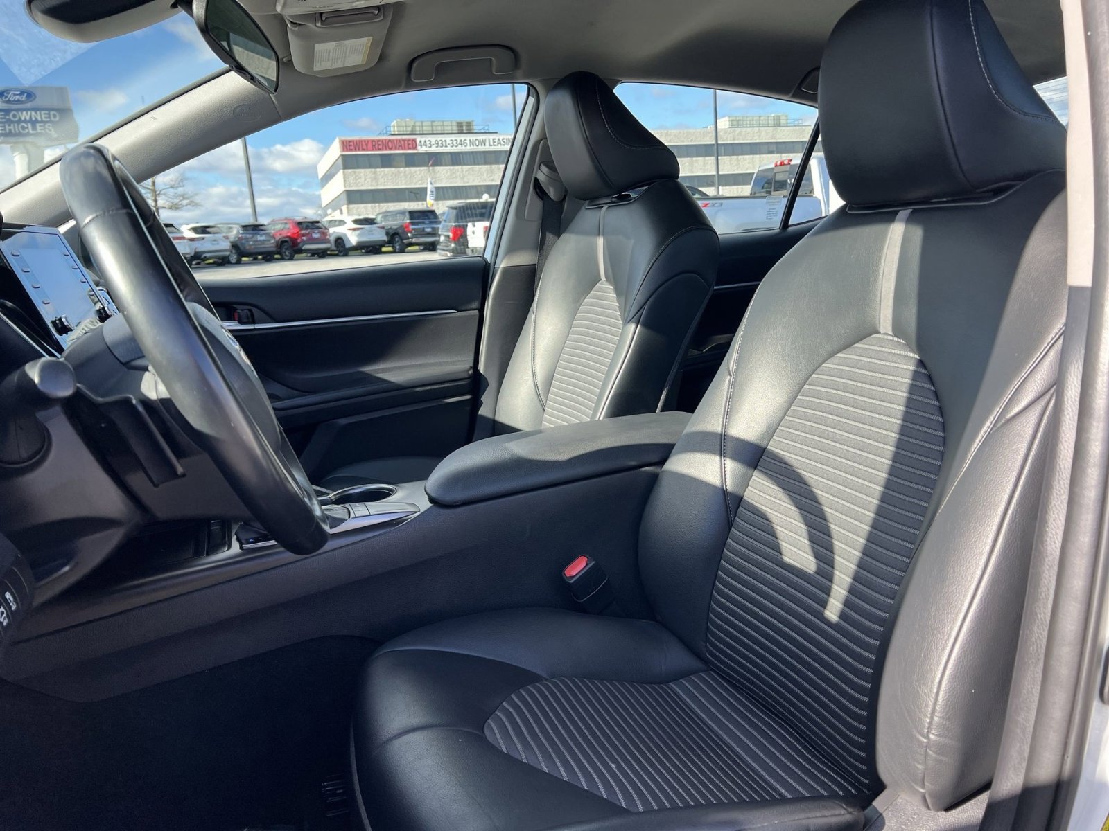 Used 2022 Toyota Camry SE image 13